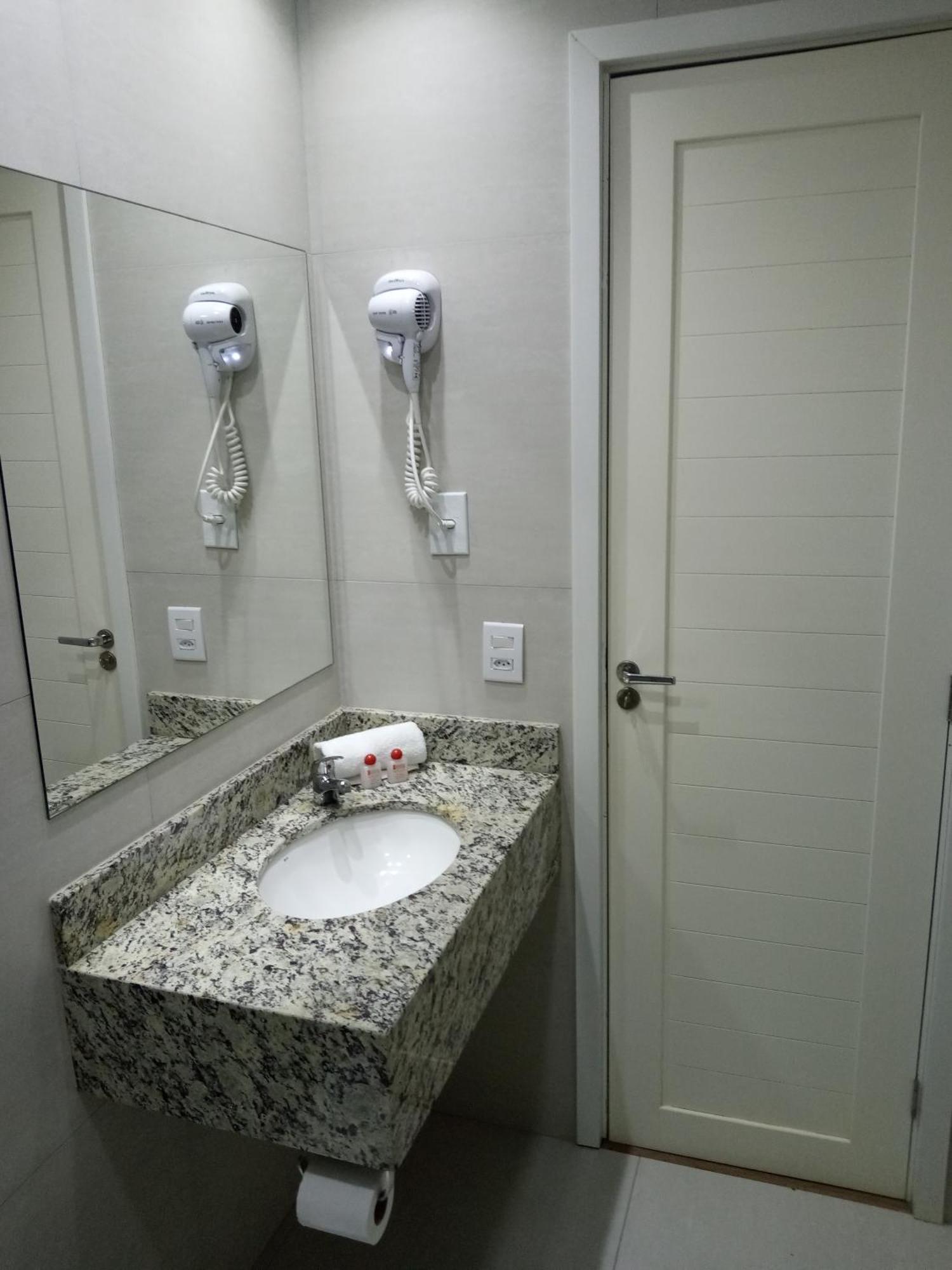 Smart Hotel *